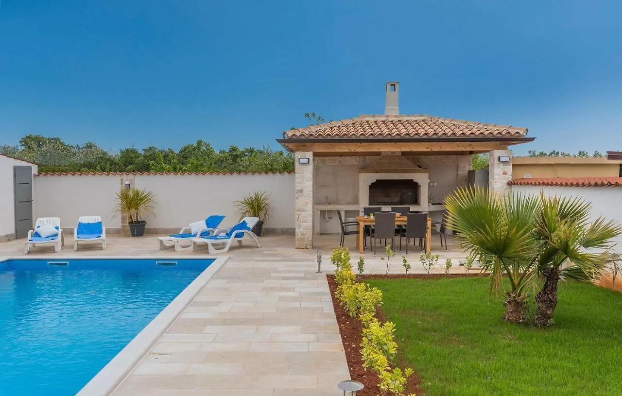 Villa Laura With Private Pool Porec