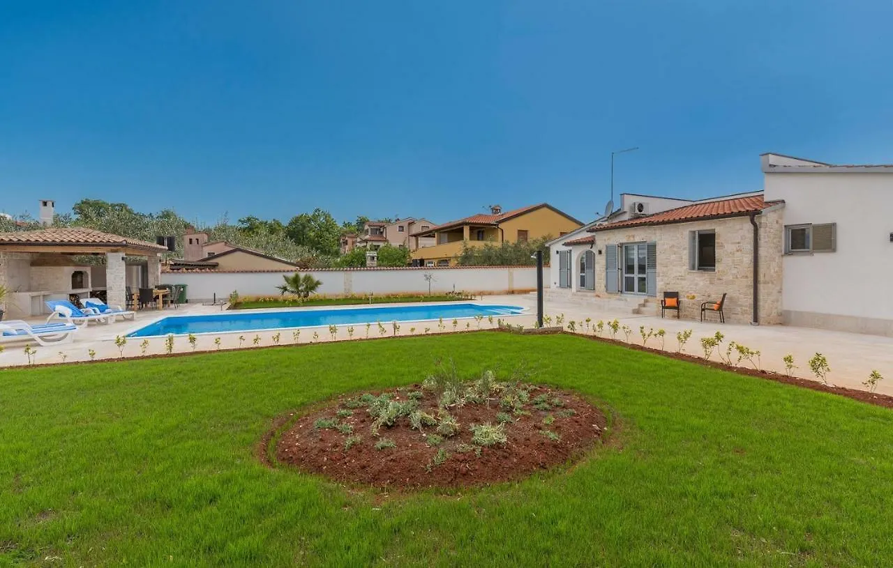 Villa Laura With Private Pool Porec Croatia
