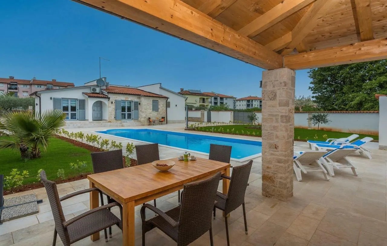 Villa Laura With Private Pool Porec