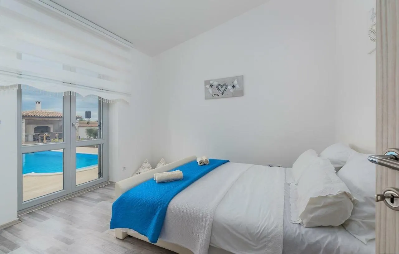 Villa Laura With Private Pool Porec 0*,