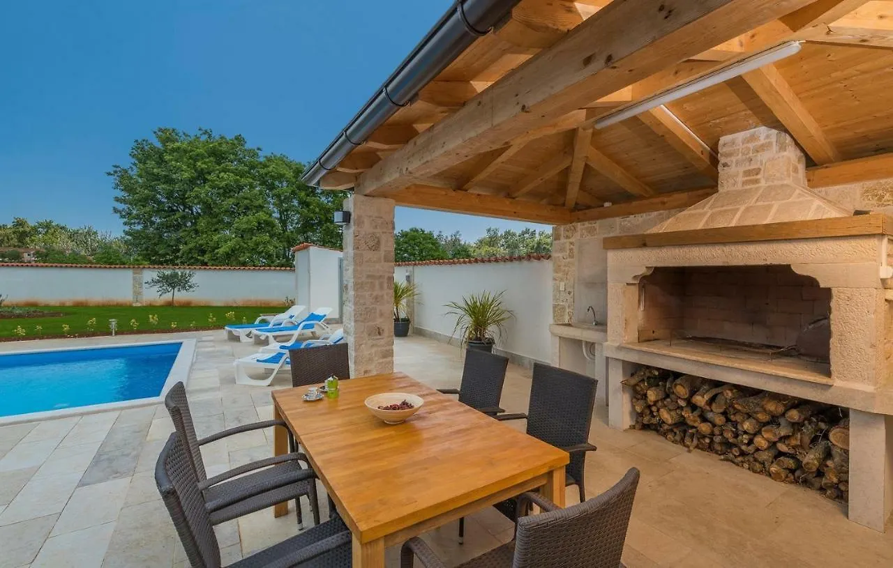Villa Laura With Private Pool Porec