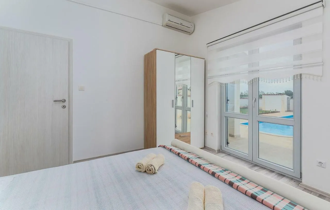 Villa Laura With Private Pool Porec