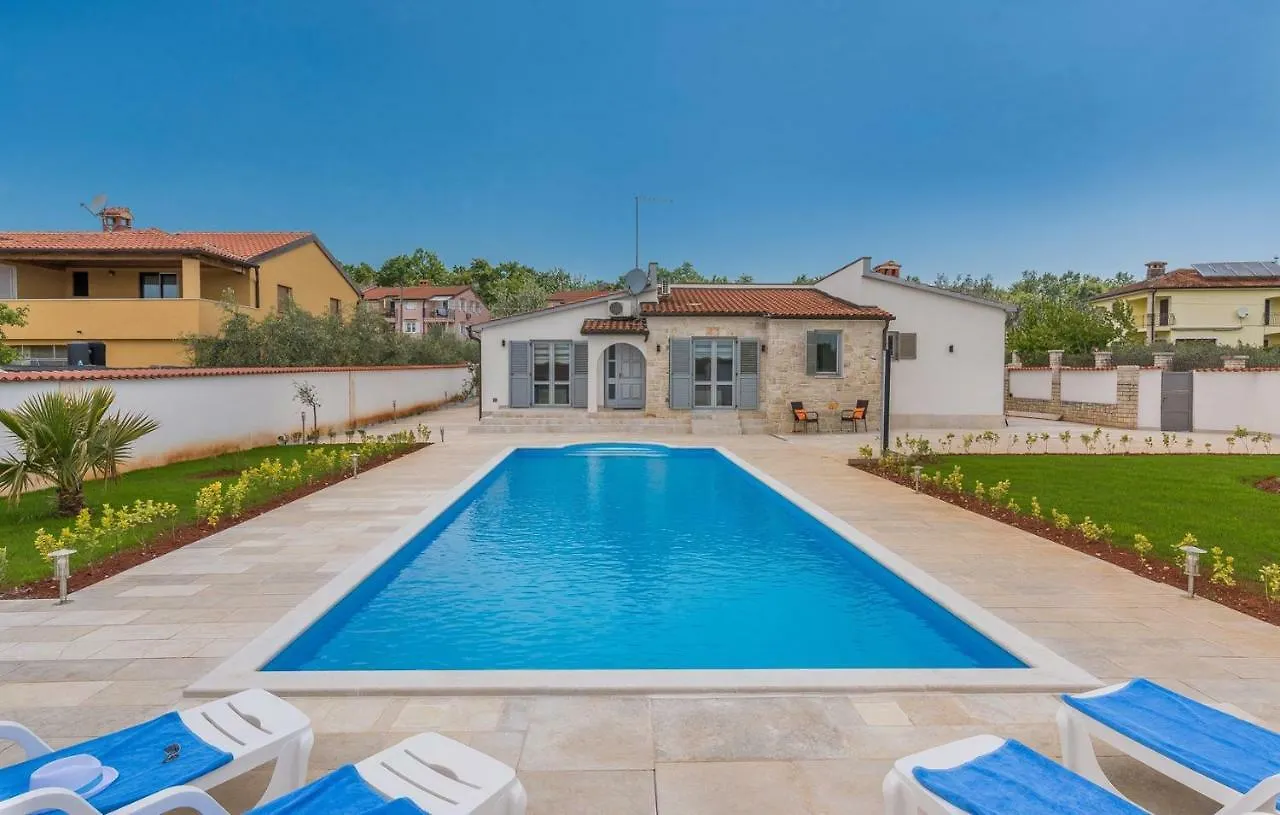Villa Laura With Private Pool Porec 0*,