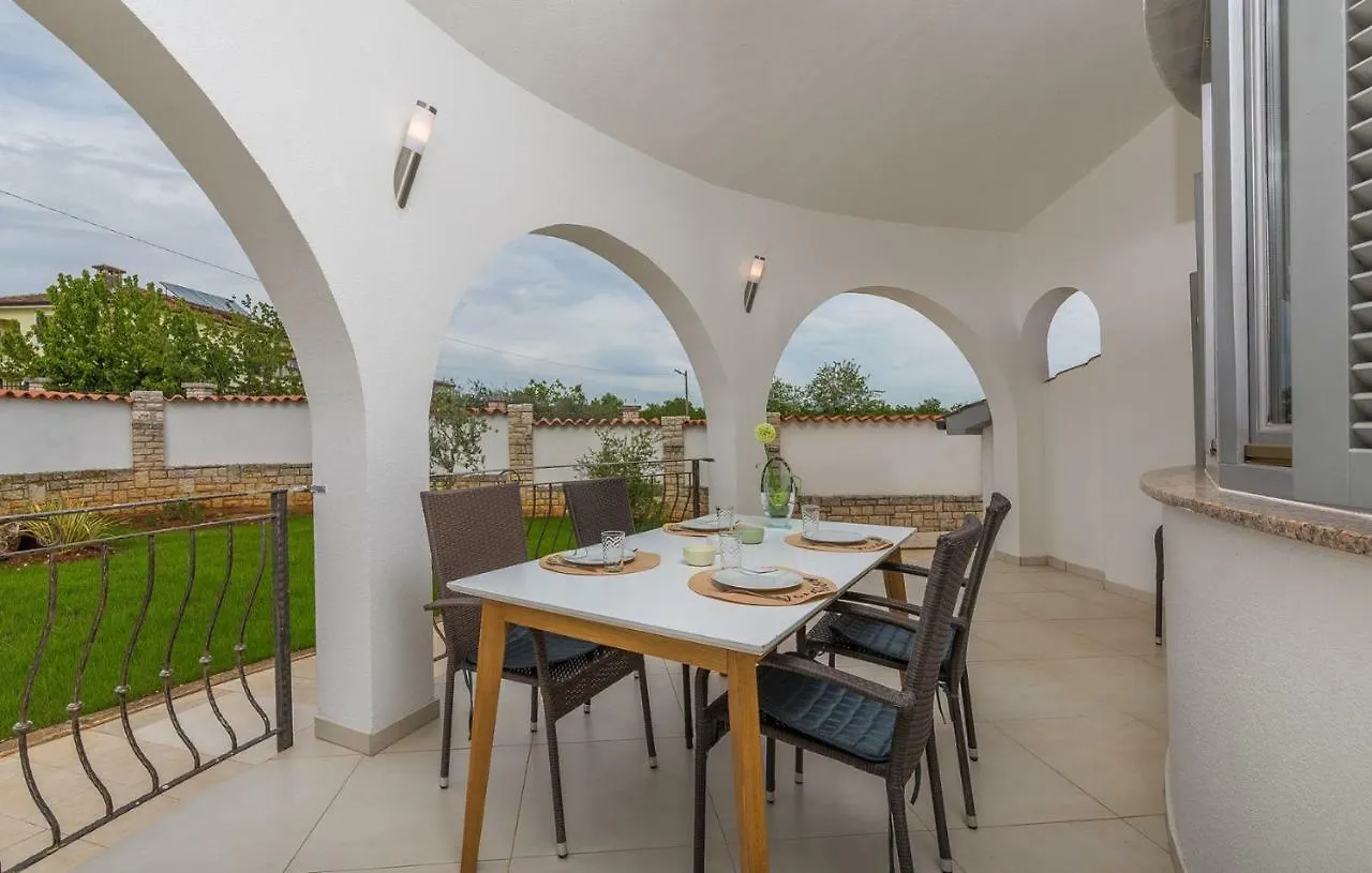 Villa Laura With Private Pool Porec